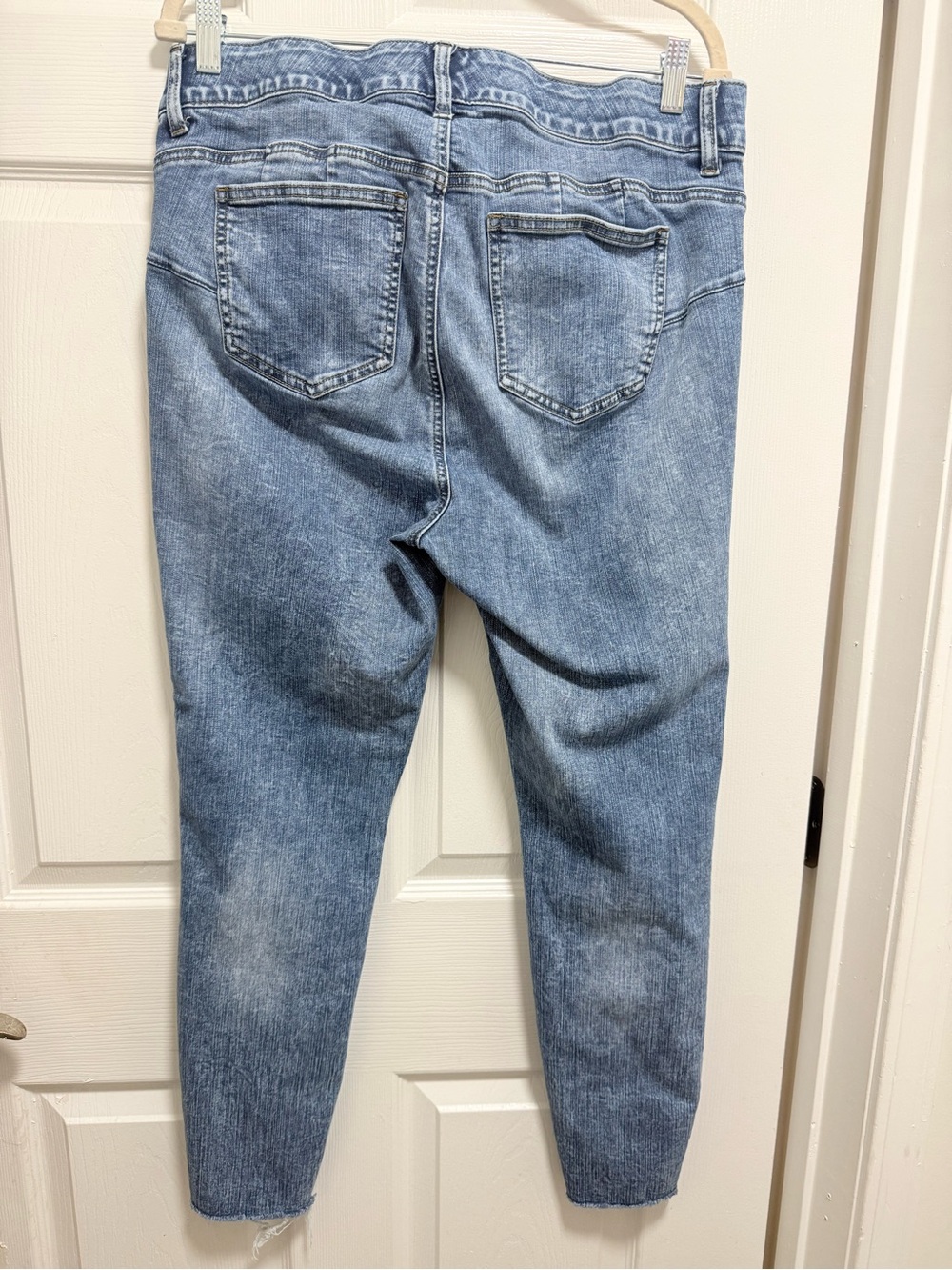 Torrid Bombshell Skinny 16R Light Wash Blue Jeans - Picture 5 of 12
